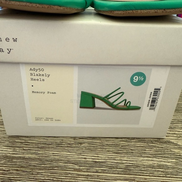 A New Day Women's Vibrant Green Strappy Heels - Picture 2 of 6